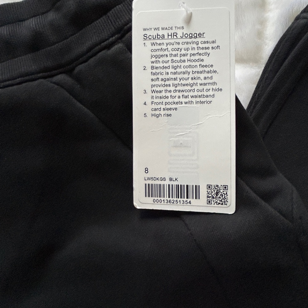 NWT Lululemon high rise scuba fleece Black joggers sz 8 embroidered lululemon - Picture 4 of 5